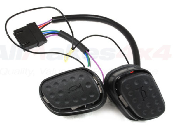 QTN100270 - LAND ROVER DISCOVERY II L318 Steering Wheel Horn Switch QTN100270 NEW Original