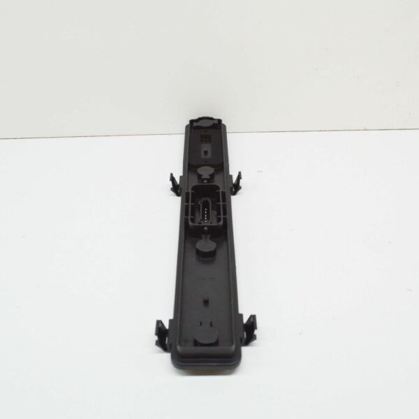 A0008201077 - NEW MERCEDES-BENZ VITO W639 REAR LEFT LAMP CARRIER A0008201077