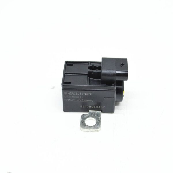 A0009822904 - MERCEDES-BENZ A W177 Safety Battery Pyrotechnical Fuse A0009822904 NEW GENUINE