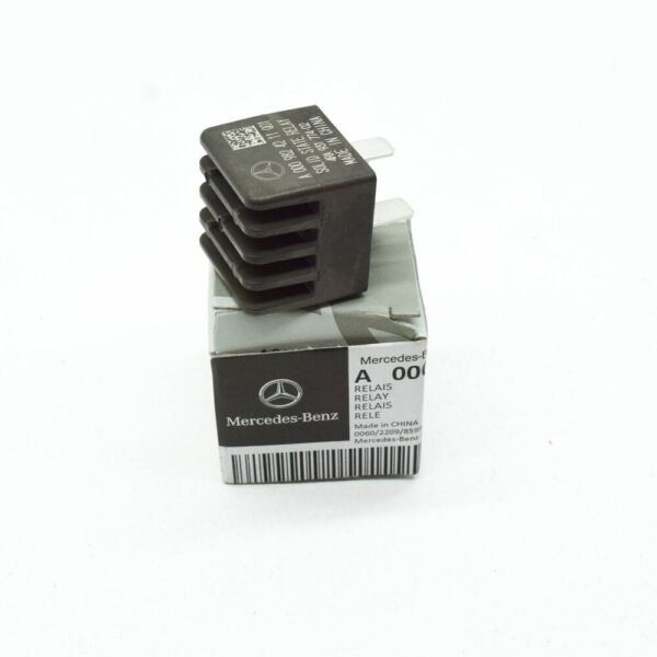 A0009824211 - NEW MERCEDES-BENZ GLE W167 SLOT I RELAY A0009824211 ORIGINAL