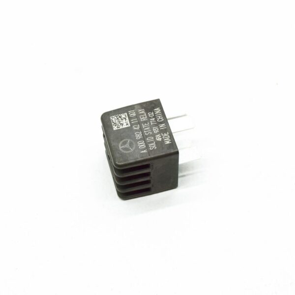 A0009824211 - NEW MERCEDES-BENZ GLE W167 SLOT I RELAY A0009824211 ORIGINAL
