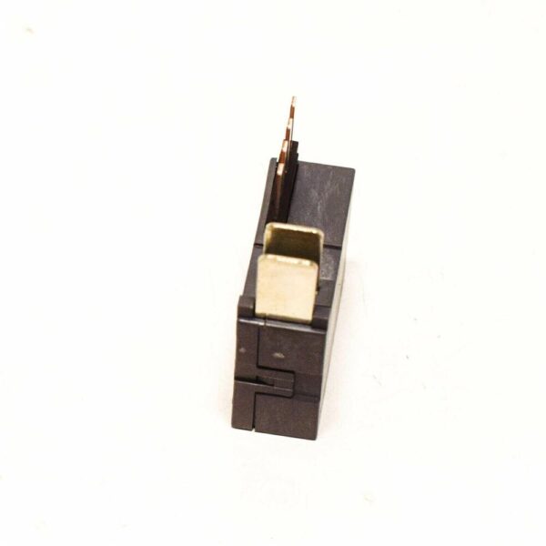 A0035422819 - Mercedes-Benz GLA X156 Battery Relay A0035422819 NEW JANUARY