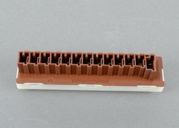 A0045467640 - Mercedes-Benz C W204 Original Distributor Block A0045467640