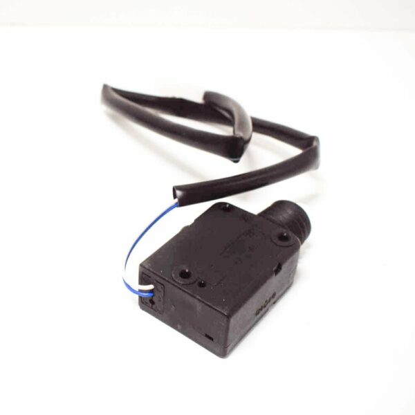 A0048202542 - NEW MERCEDES BENZ W463 BACK DOOR LOCK SOLENOID A0048202542 ORIGINAL