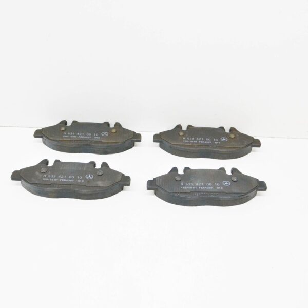 A0064204320 - Mercedes-Benz Vito W639 front wheel brake lining set A0064204320 new