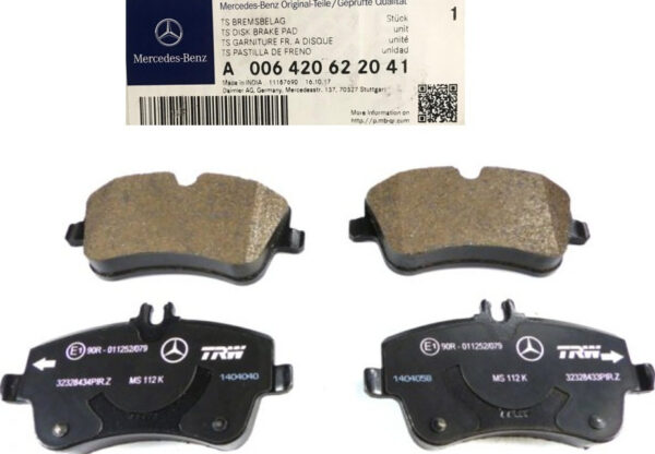 A006420622041 - New MERCEDES-BENZ CLK C209 Front Wheel Brake Pad Set A006420622041