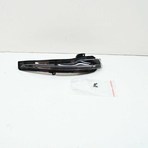 A0999064701 - NEW MB E-CLASS W213 LEFT WING MIRROR TURN INDICATOR A0999064701 2017OEM