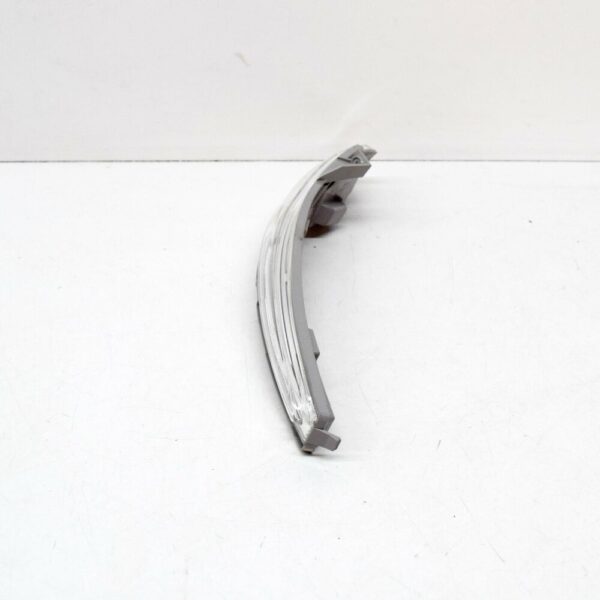 A0999067401 - New Genuine Mercedes C Mirror Indicator Lamp Repeater White Right A0999067401