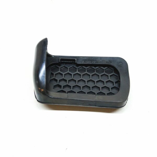 A1232910082 - NEW MERCEDES-BENZ B-CLASS W245 BRAKE PEDAL RUBBER PAD A1232910082 2010 ORIGINAL