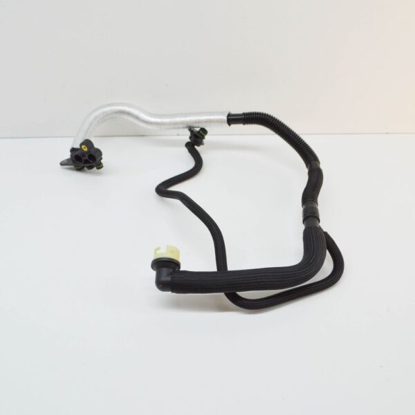 A1330102100 - NEW MERCEDES-BENZ GLA X156 ENGINE BREATHING BLEED LINE A1330102100 ORIGINAL
