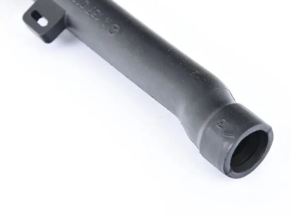A1370180382 - NEW MB CL C215 CYLINDER HEAD TO HEAT EXCHANGER HOSE A1370180382 ORIGINAL