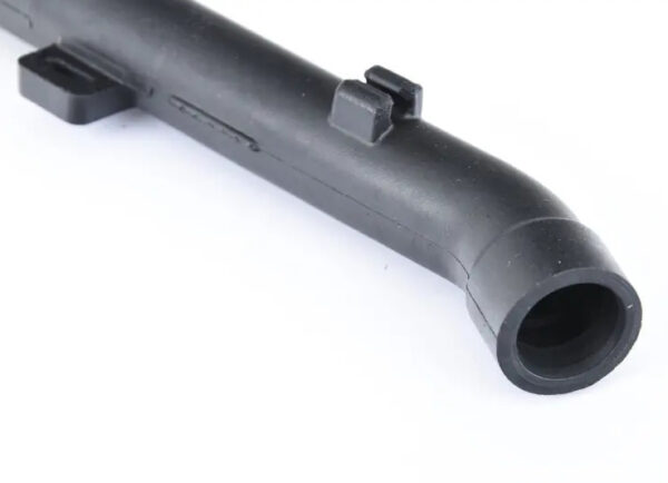 A1370180382 - NEW MB CL C215 CYLINDER HEAD TO HEAT EXCHANGER HOSE A1370180382 ORIGINAL