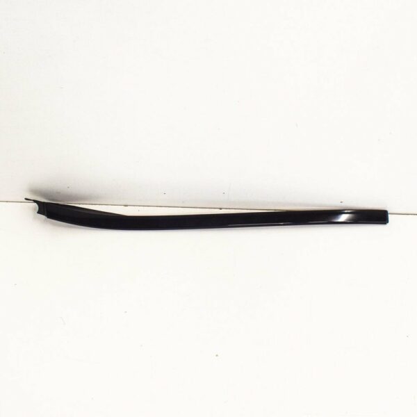 A1566901700 - NEW MERCEDES-BENZ GLA WINDSHIELD LEFT SIDE WATER DEFLECTOR X156 A1566901700