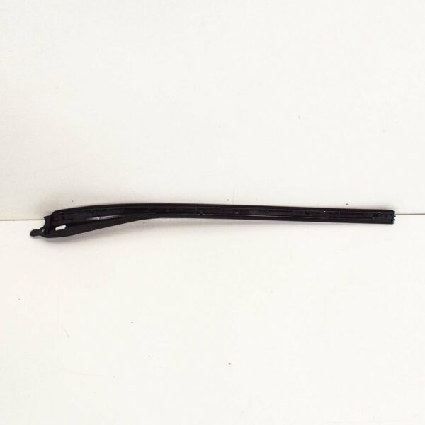 A1566901700 - NEW MERCEDES-BENZ GLA WINDSHIELD LEFT SIDE WATER DEFLECTOR X156 A1566901700