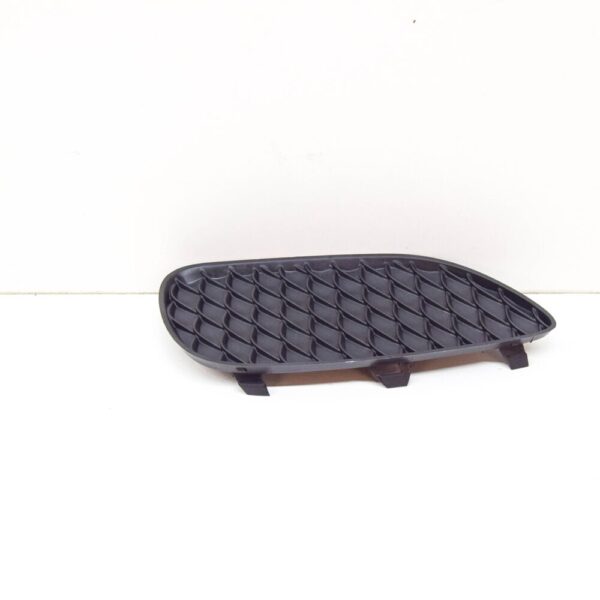A1568853422 - Mercedes-Benz GLA X156 radiator grille cover front right A1568853422 new