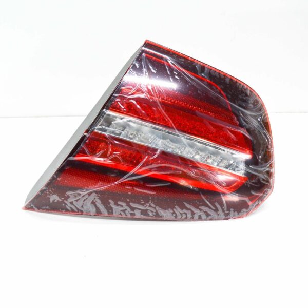 A1569068800 - NEW MERCEDES-BENZ GLA X156 REAR RIGHT INNER TAIL LIGHT A1569068800