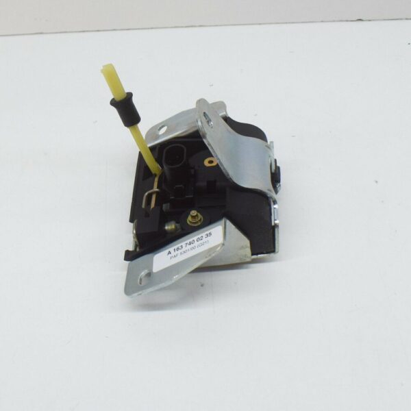 A1637400235 - NEW MERCEDES-BENZ ML W163 REAR PANEL DOOR LOCK A1637400235 ORIGINAL