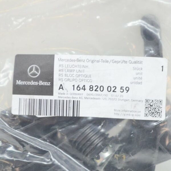 A1648200259 - NEW MERCEDES BENZ M CLASS W164 RIGHT HEADLIGHT REPAIR KIT A1648200259 06-11