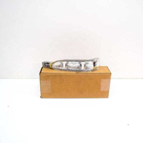 A1648200521 - NEW MERCEDES BENZ GL X164 LEFT SIDE MIRROR TURN SIGNAL A1648200521 ORIGINAL