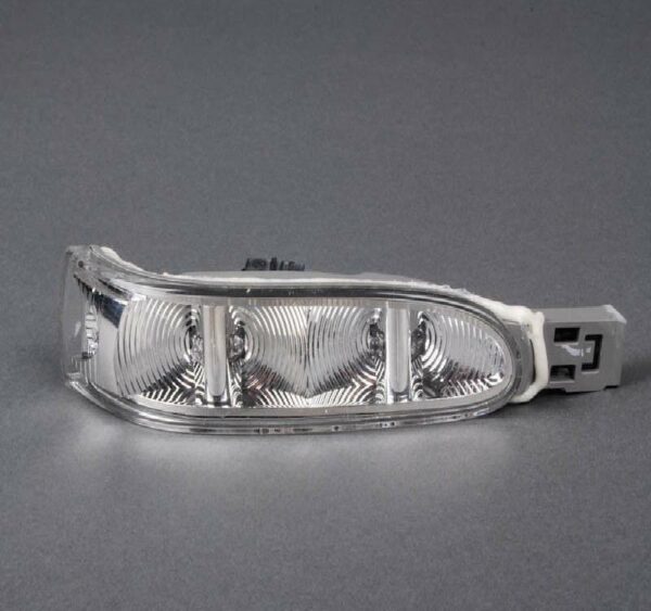 A1648200621 - Original Mercedes-Benz W164 ML GL RH-Class Flashing Lens A1648200621