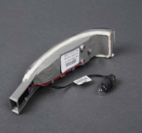 A1648200621 - Original Mercedes-Benz W164 ML GL RH-Class Flashing Lens A1648200621
