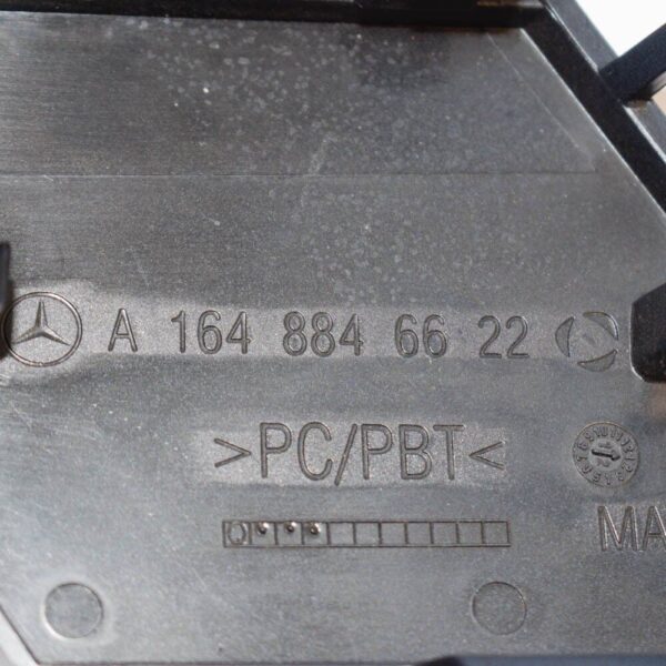 A1648846622 - Mercedes Benz Gl W164 towing hook cover front A1648846622 9999 REAL NEW