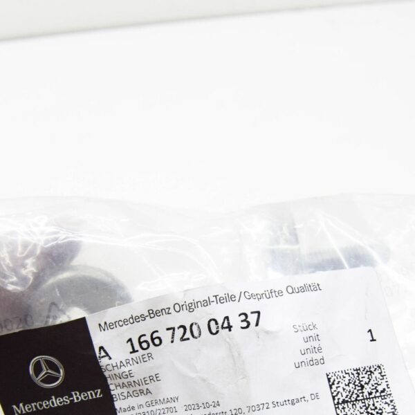 A1667200437 - Mercedes-Benz GLE W166 Front Right Lower Door Hinge A1667200437 NEW GENUINE