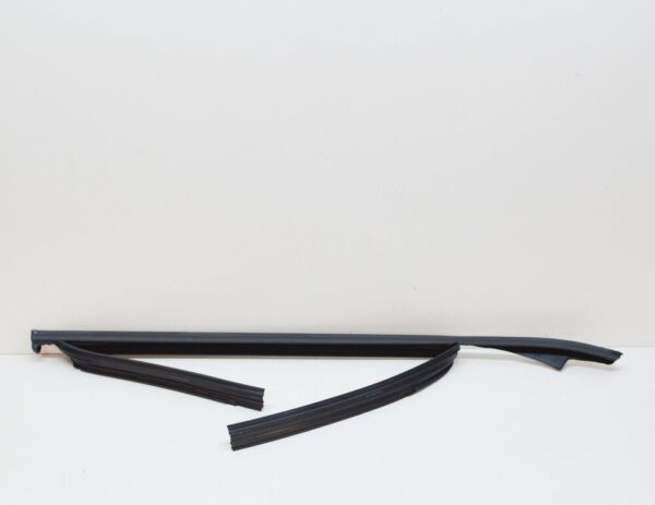 A1667251800 - Mercedes-Benz GLE W166 window guide rail front right A1667251800 NEW