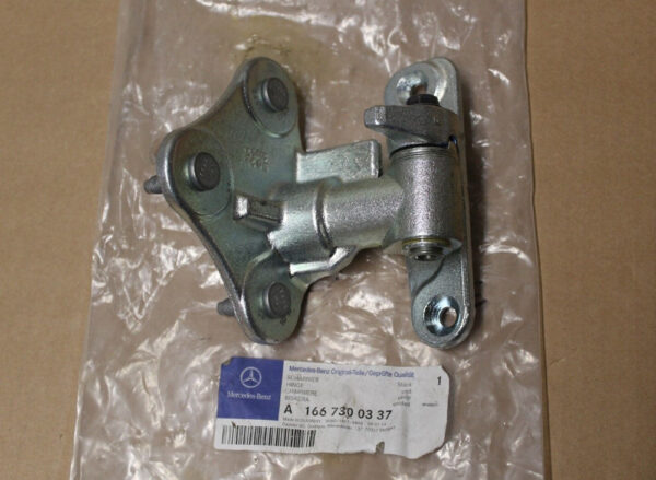 A1667300337 - NEW MERCEDES-BENZ ML W166 REAR LEFT BOTTOM DOOR HINGE A1667300337