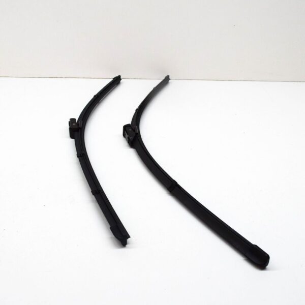 A166820114528 - NEW MERCEDES-BENZ W166 ML-CLASS GLE FRONT WIPER BLADES RHD A166820114528