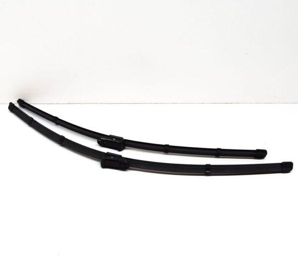 A166820114528 - NEW MERCEDES-BENZ W166 ML-CLASS GLE FRONT WIPER BLADES RHD A166820114528