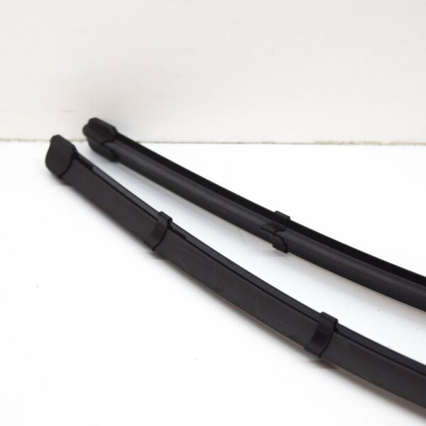 A166820114528 - NEW MERCEDES-BENZ W166 ML-CLASS GLE FRONT WIPER BLADES RHD A166820114528