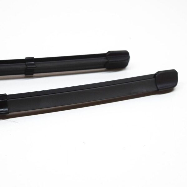 A166820114528 - NEW MERCEDES-BENZ W166 ML-CLASS GLE FRONT WIPER BLADES RHD A166820114528