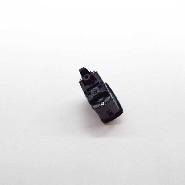 A1669051700 - MERCEDES-BENZ ML W166 HITCHING MECHANISM SWITCH A1669051700 NEW GENUINE