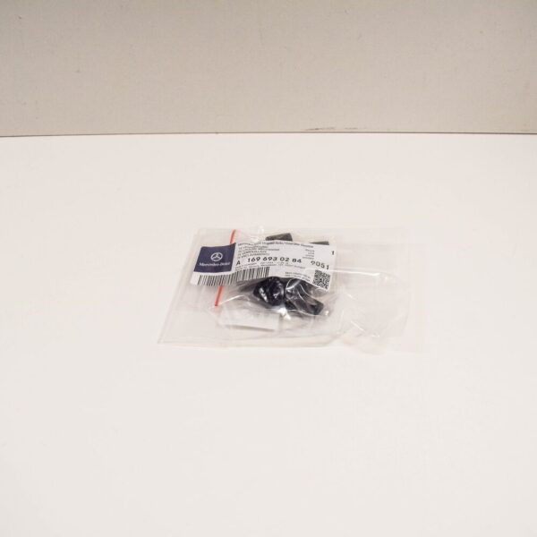 A1696930284 - MB A W169 Package Rack Plastic Staples 2 Piece A16969302849051 New REAL