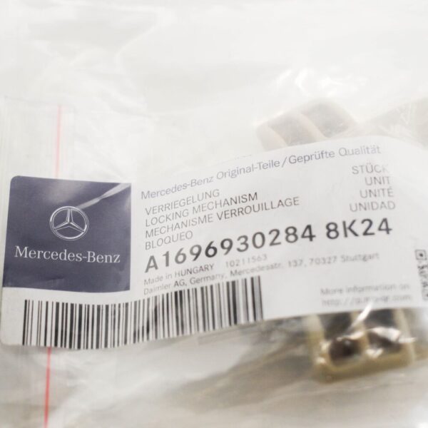 A16969302848K24 - MB A-CLASS W169 package shelf plastic staples A16969302848K24 new