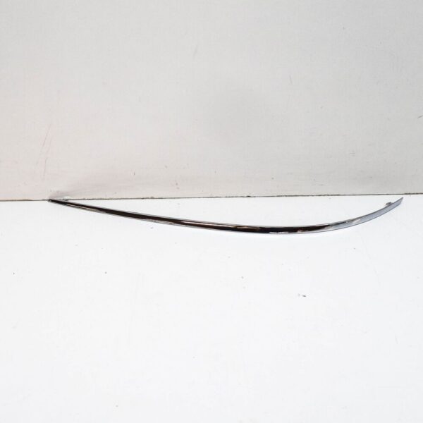 A1698851474 - Mercedes-Benz B W245 front bumper right molding A1698851474 NEW