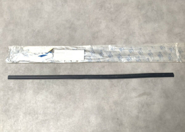 A1707250365 - NEW MB SLK R170 FRONT DOOR WAIST LINE SEALING RAIL A1707250365 ORIGINAL
