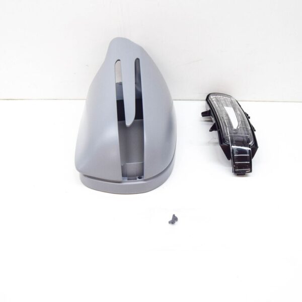 A17181004649775 - MB SLK R171 Front Right Mirror Trim With Light A17181004649775 NEW