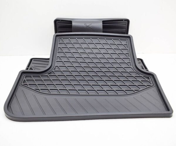 A17668051019G33 - NEW MERCEDES-BENZ GLA X156 REAR FLOOR MAT SET A17668051019G33 ORIGINAL