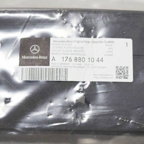 A1768801044 - NEW MERCEDES-BENZ W176 A-CLASS FRONT NUMBER PLATE PLINTH A1768801044