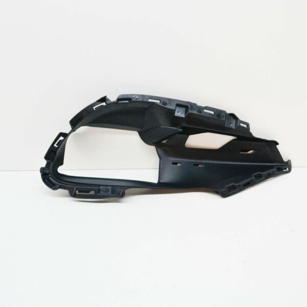 A1768855500 - NEW MB A W176 AMG FRONT AIR DUCT GRILL RIGHT HOLDER A1768855500