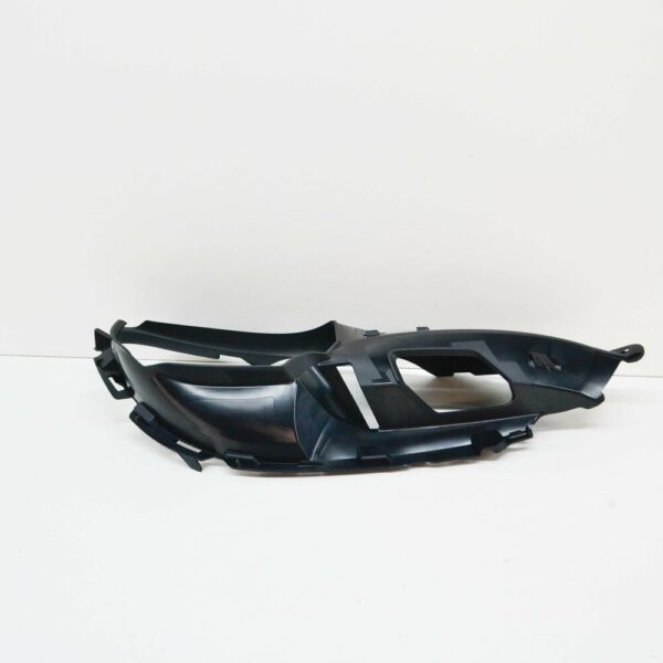 A1768855500 - NEW MB A W176 AMG FRONT AIR DUCT GRILL RIGHT HOLDER A1768855500