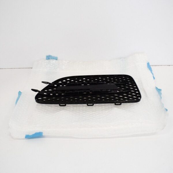 A1908810485 - NEW MERCEDES BENZ AMG GT C190 RIGHT FENDER GRILLE A1908810485 ORIGINAL