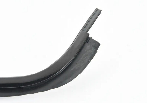 A2026701322 - NEW MERCEDES-BENZ C W202 REAR WINDOW TOP LEFT MOULDING A2026701322 ORIGINAL