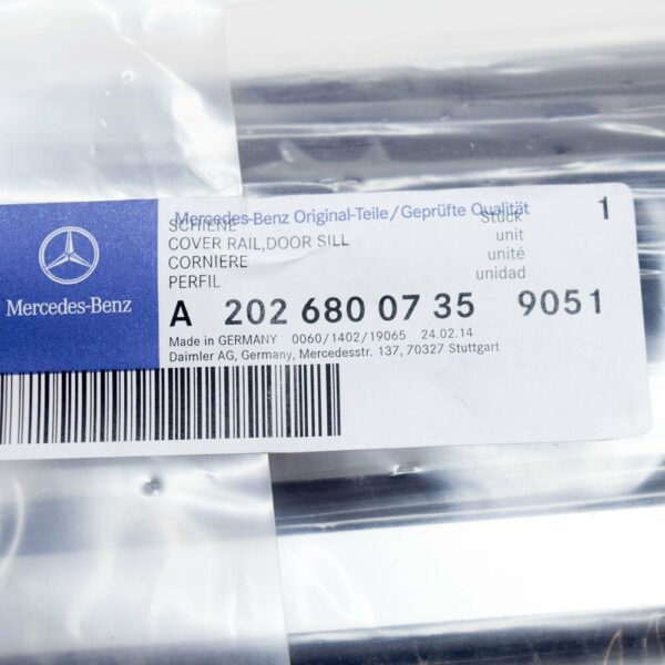 A20268007359051 - NEW MERCEDES-BENZ C W202 FRONT DOOR ENTRANCE RAIL A20268007359051