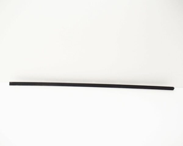 A2026900682 - NEW MERCEDES-BENZ C W202 DRIP MOULDING BOTTOM RIGHT FRONT A2026900682