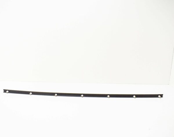 A2026900682 - NEW MERCEDES-BENZ C W202 DRIP MOULDING BOTTOM RIGHT FRONT A2026900682