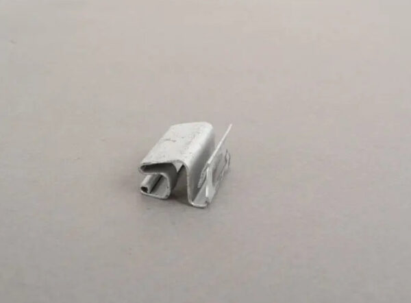 A2026920034 - NEW MERCEDES-BENZ C W202 PANELLING TO CENTRAL PILLAR SPRING A2026920034 ORIGINAL