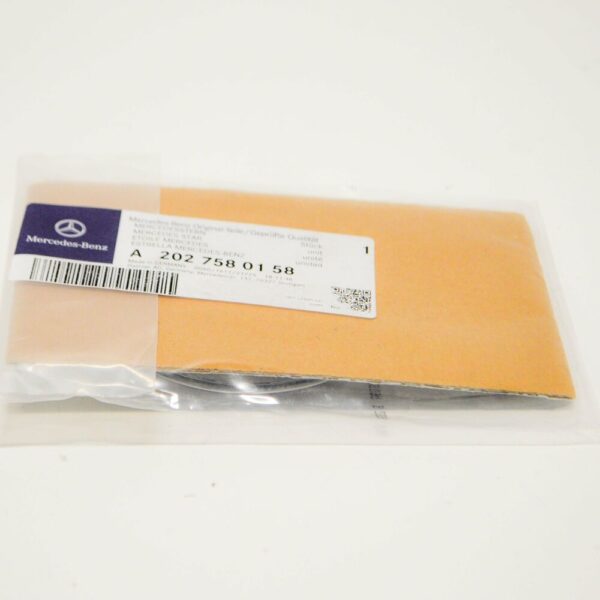 A2027580158 - NEW MERCEDES BENZ C W202 REAR TAILGATE BOOT LID EMBLEM STAR A2027580158 ORIGINAL